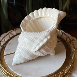 Vintage Hand Painted Sea Shell Planter Pot Vase - White Nautical Embossed Decor